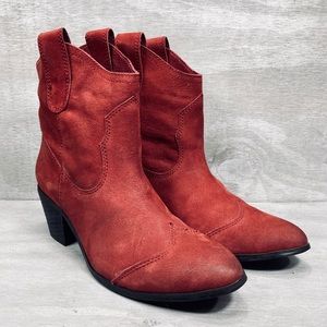 Miz Mooz Chava Cranberry Red Full Grain Leather Western Ankle Boots Size 8.5